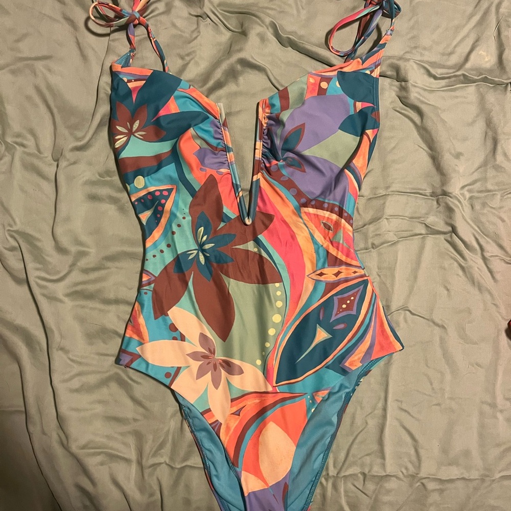 O’Neill Tropical Print One Piece w/ low back